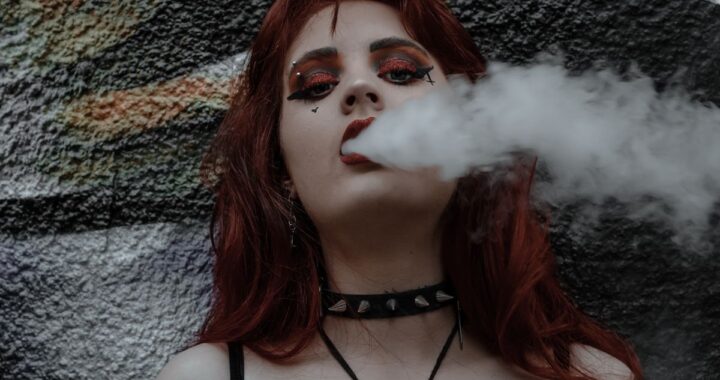 Vaping and Driving – Is It Legal to Vape at the Wheel in Ireland and the UK and What Are the Risks